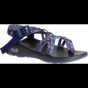 Wink blue size 6 Chacos